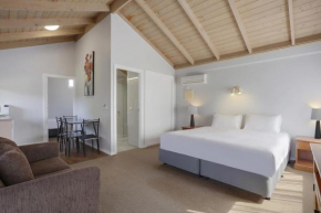 The Great Ocean Road Studios, Port Campbell